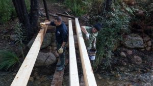 Restauración de vallas y estructuras dañadas por las inundaciones de 2018