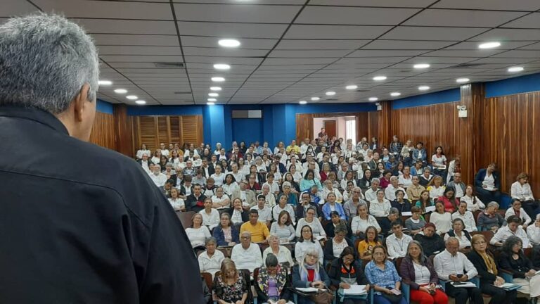 UCAT y la UDCSS realizaron taller formativo sobre adoración eucarística
